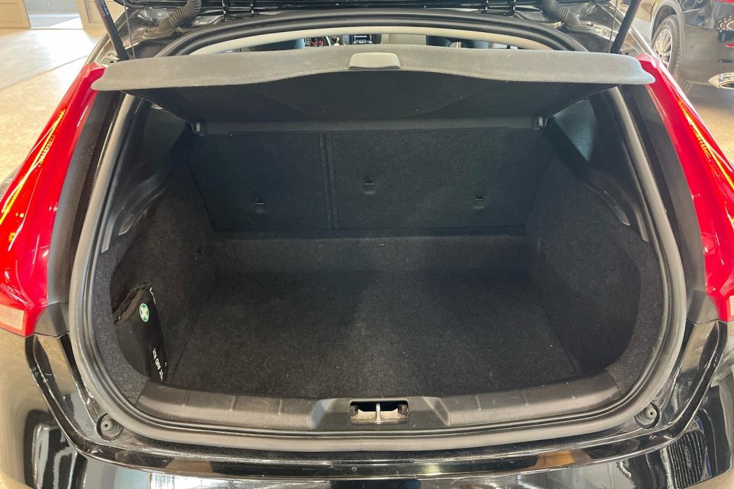 VOLVO V40 2014