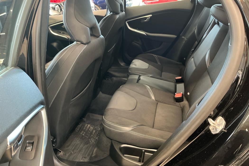VOLVO V40 2014
