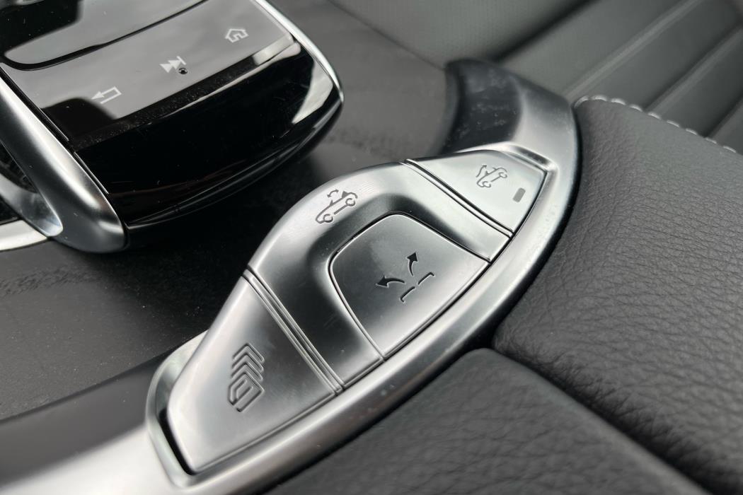 MERCEDES-BENZ C 2021