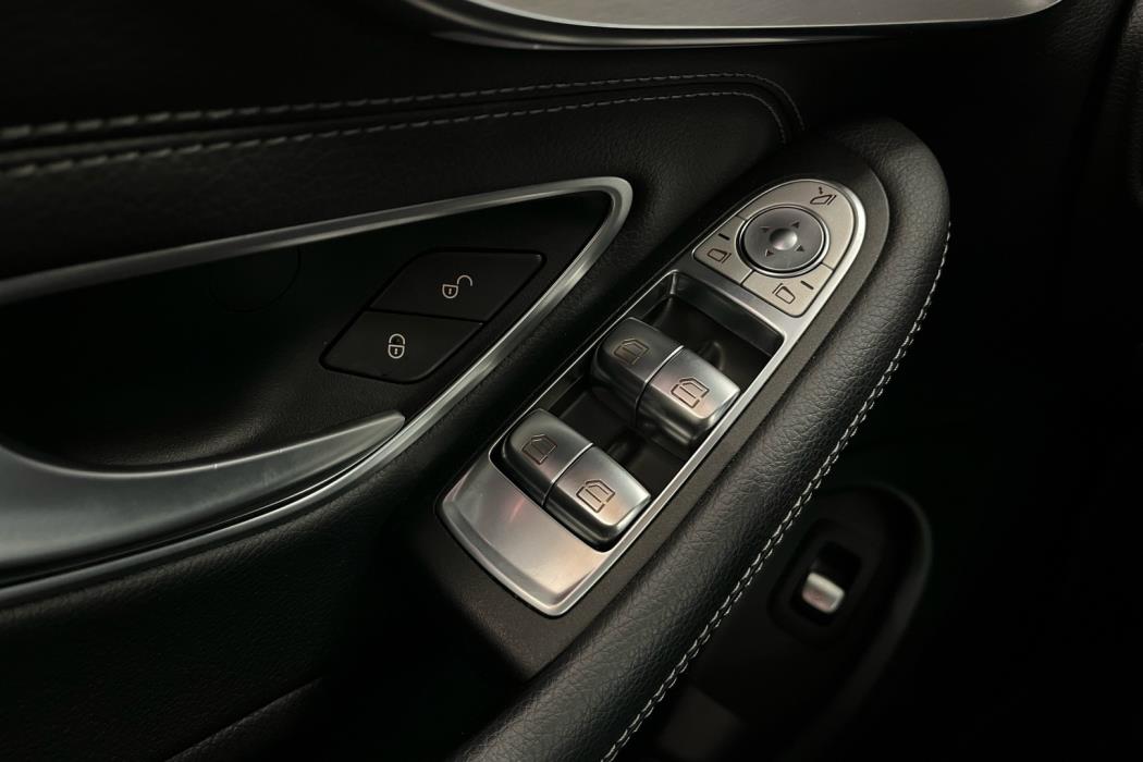 MERCEDES-BENZ C 2021
