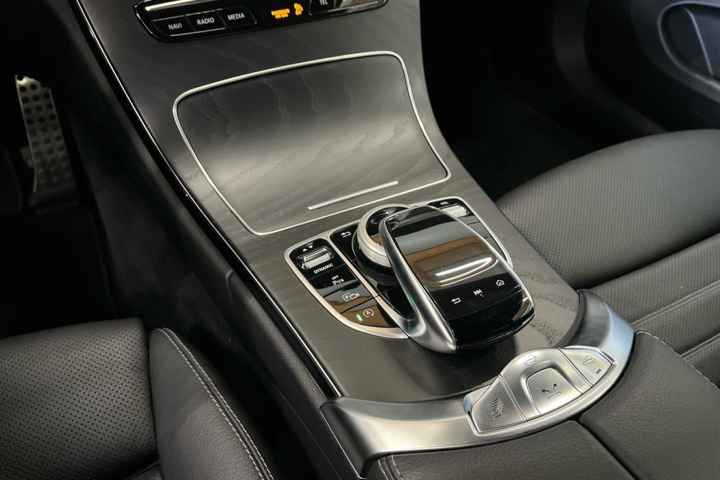 MERCEDES-BENZ C 2021