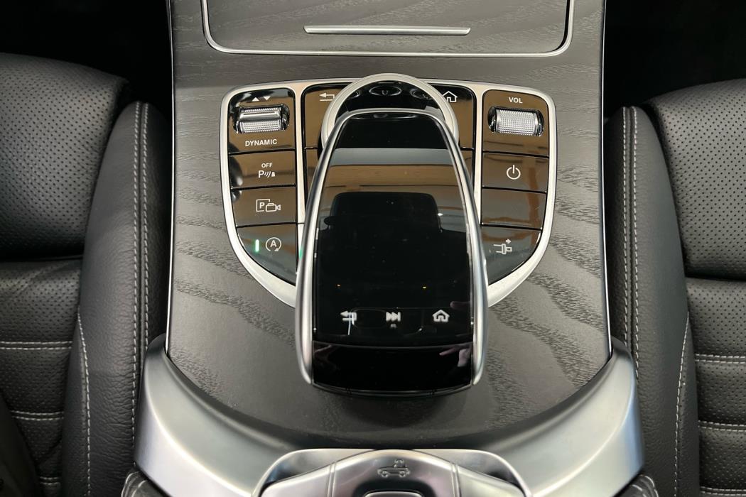 MERCEDES-BENZ C 2021