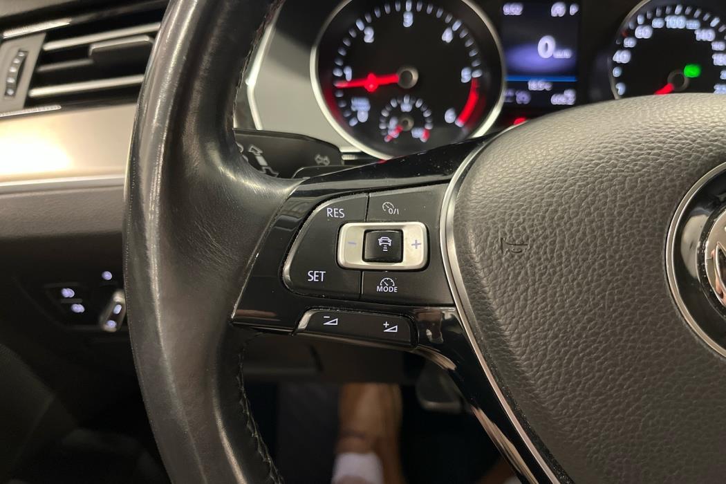 VOLKSWAGEN Passat 2017