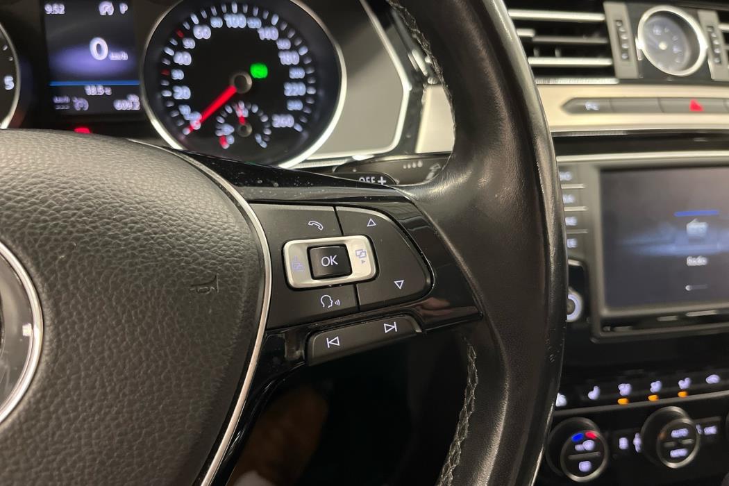 VOLKSWAGEN Passat 2017