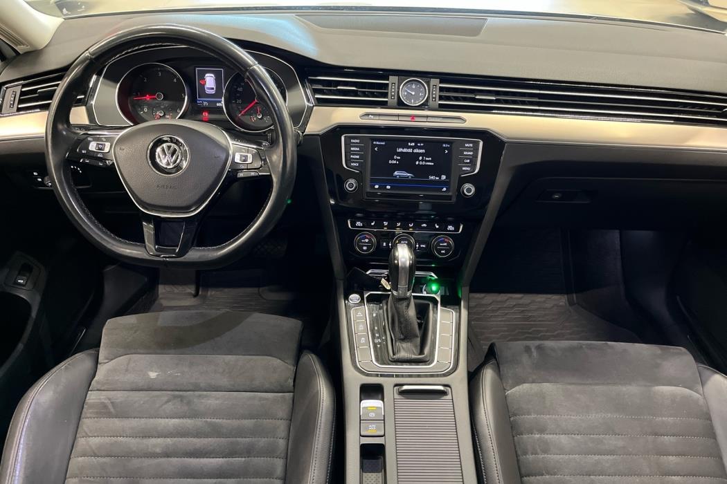 VOLKSWAGEN Passat 2017