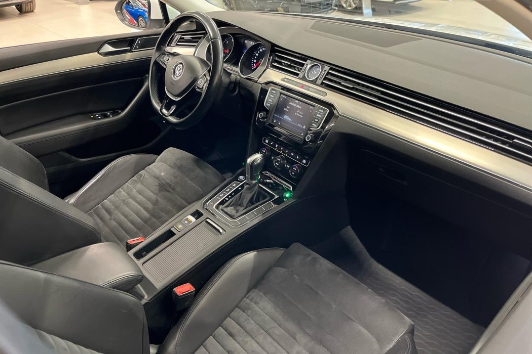 VOLKSWAGEN Passat 2017