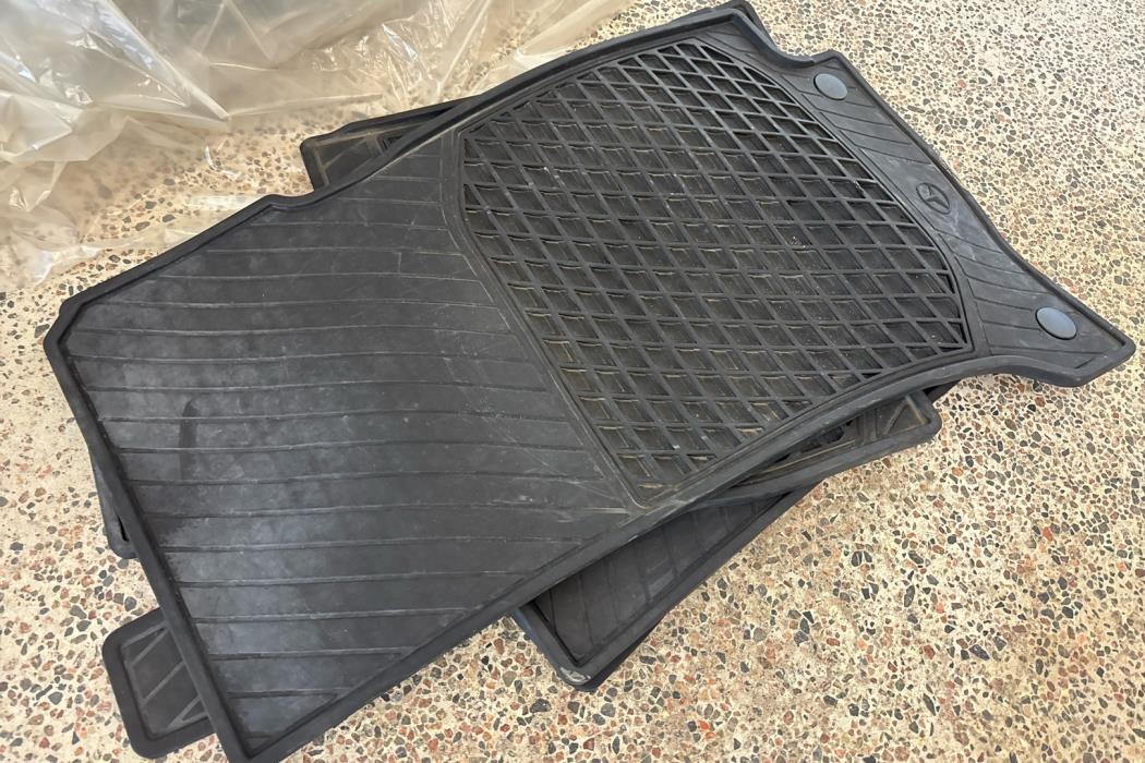 MERCEDES-BENZ E 2021