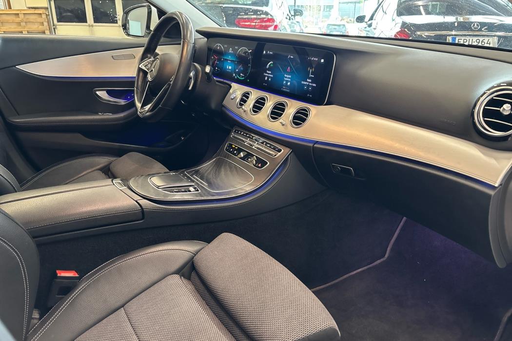 MERCEDES-BENZ E 2021