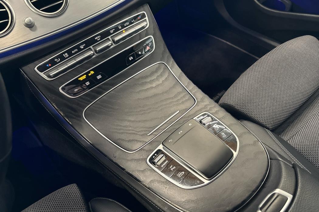 MERCEDES-BENZ E 2021