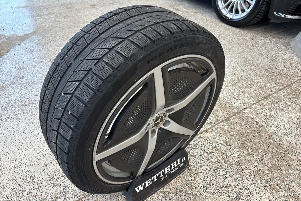 MERCEDES-BENZ EQE 2023