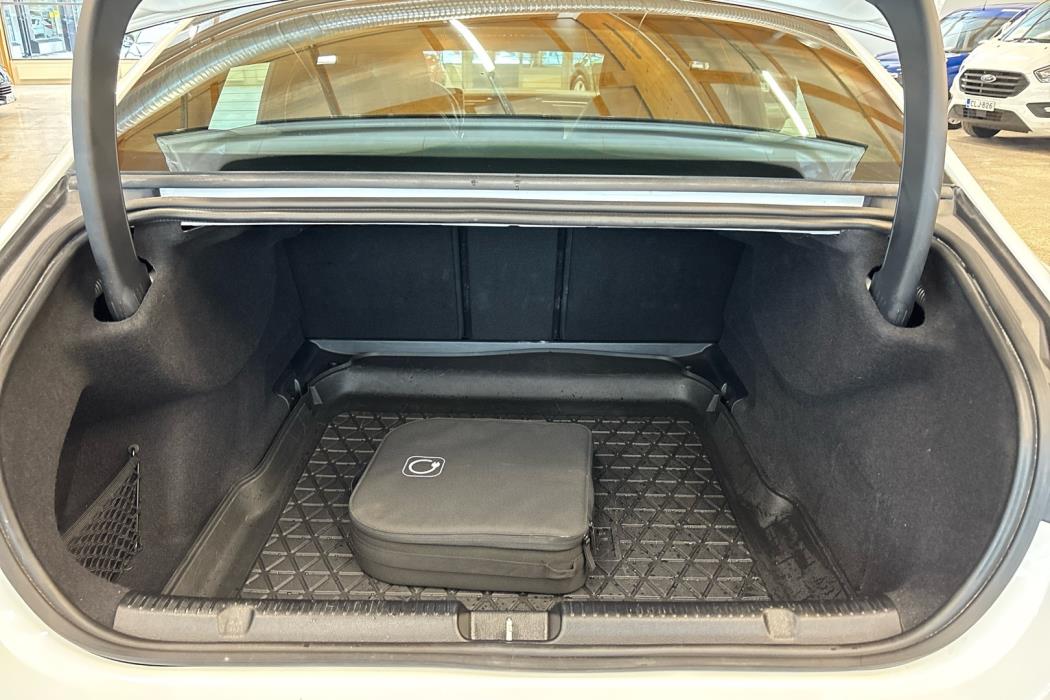 MERCEDES-BENZ EQE 2023