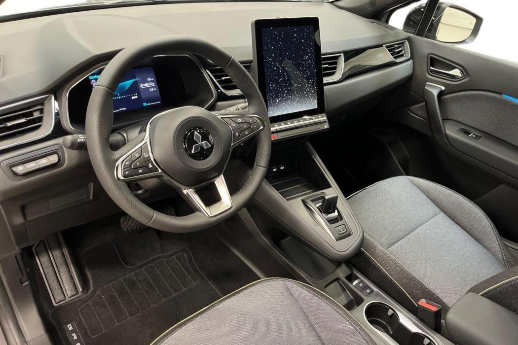 MITSUBISHI Grandis 2026