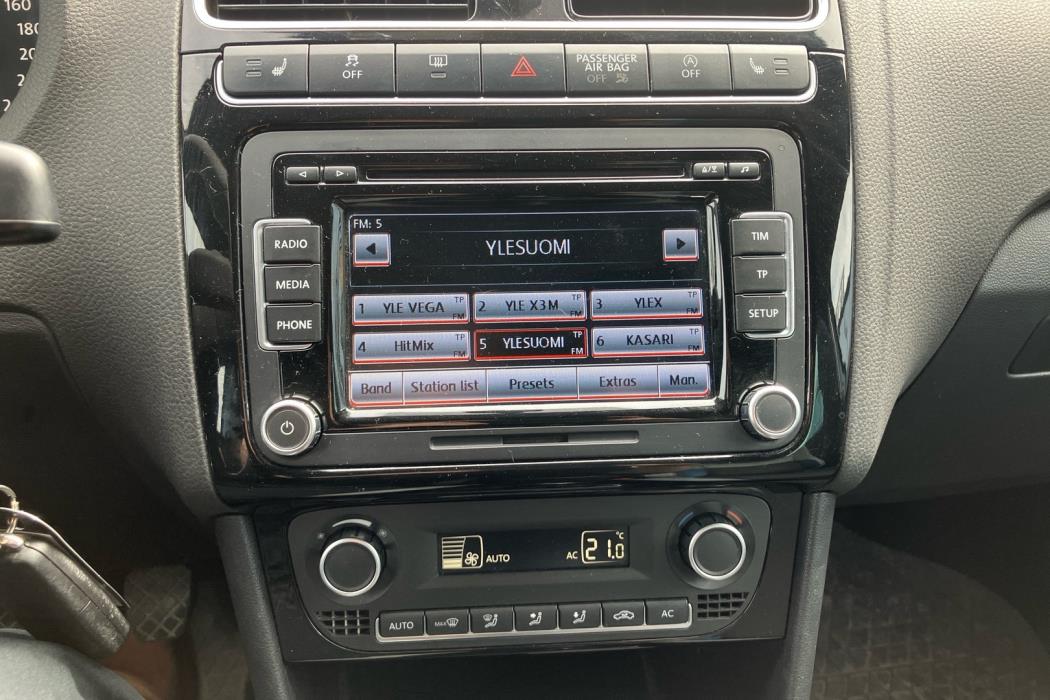 VOLKSWAGEN Polo 2014