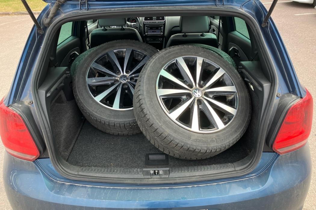 VOLKSWAGEN Polo 2014