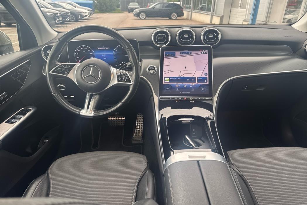 MERCEDES-BENZ GLC 2023