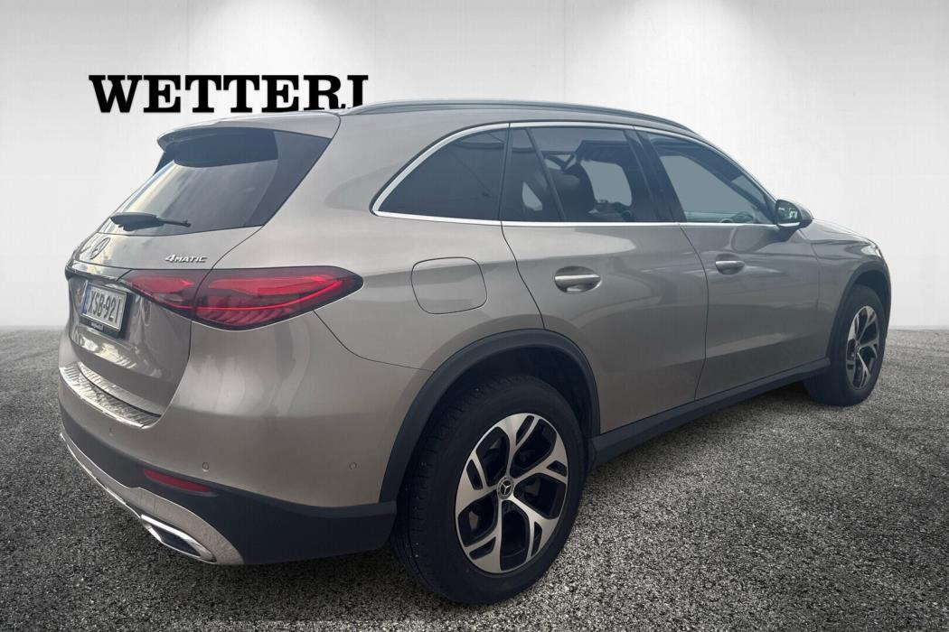 MERCEDES-BENZ GLC 2023