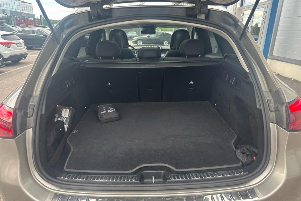 MERCEDES-BENZ GLC 2023