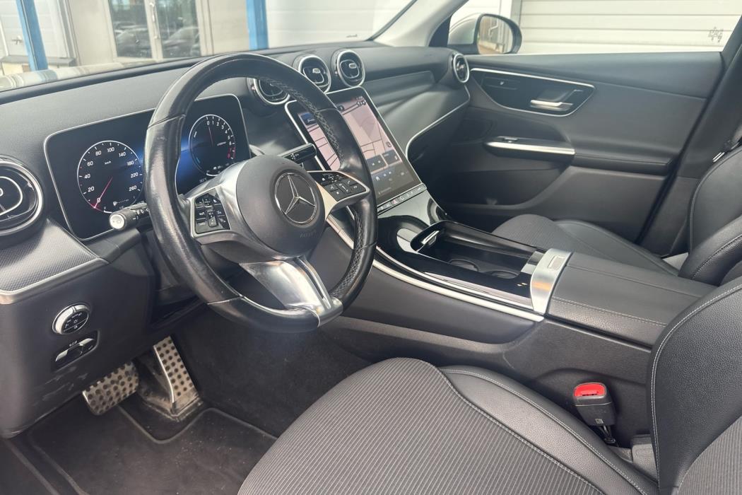 MERCEDES-BENZ GLC 2023