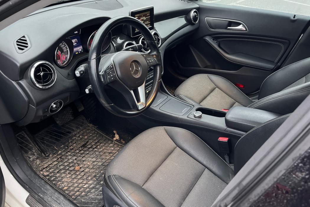 MERCEDES-BENZ CLA 2014
