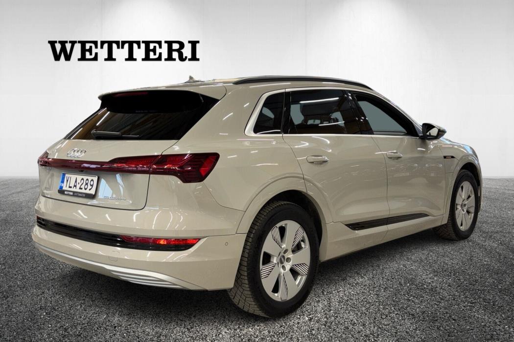 AUDI e-tron 2019