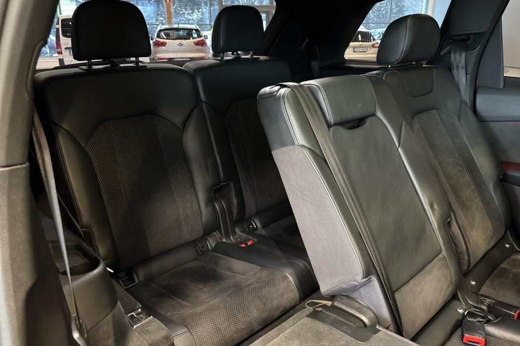 AUDI Q7 2015