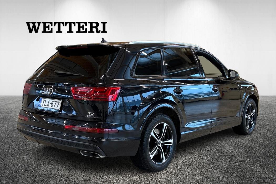AUDI Q7 2015