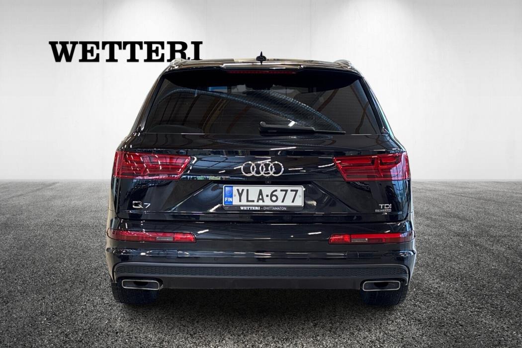 AUDI Q7 2015