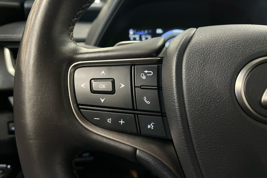 LEXUS UX 2022