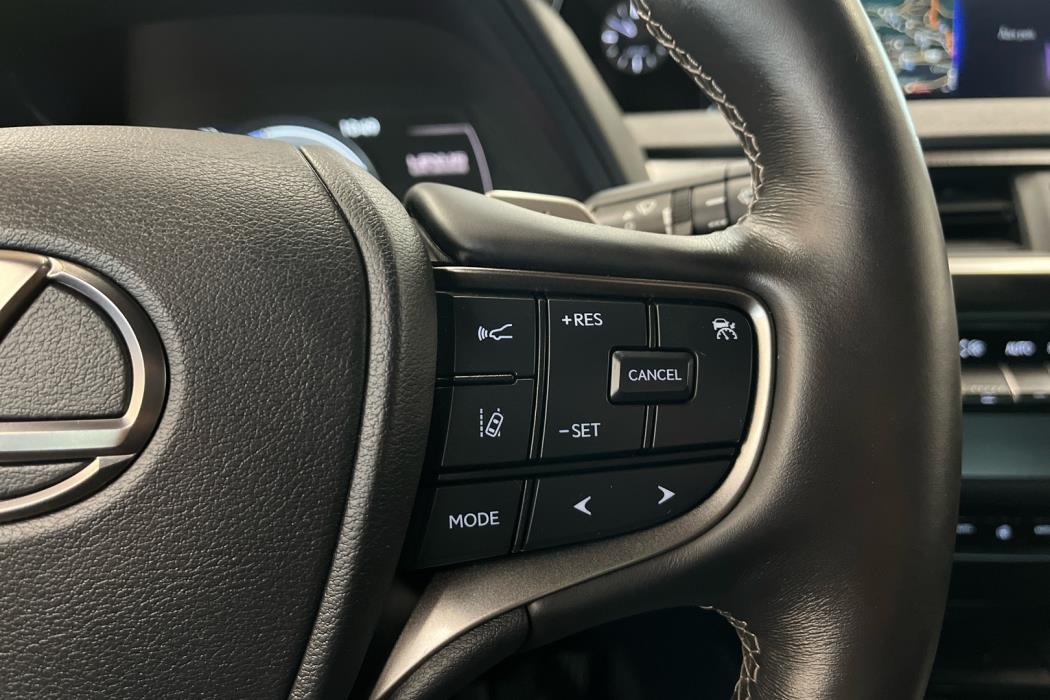 LEXUS UX 2022
