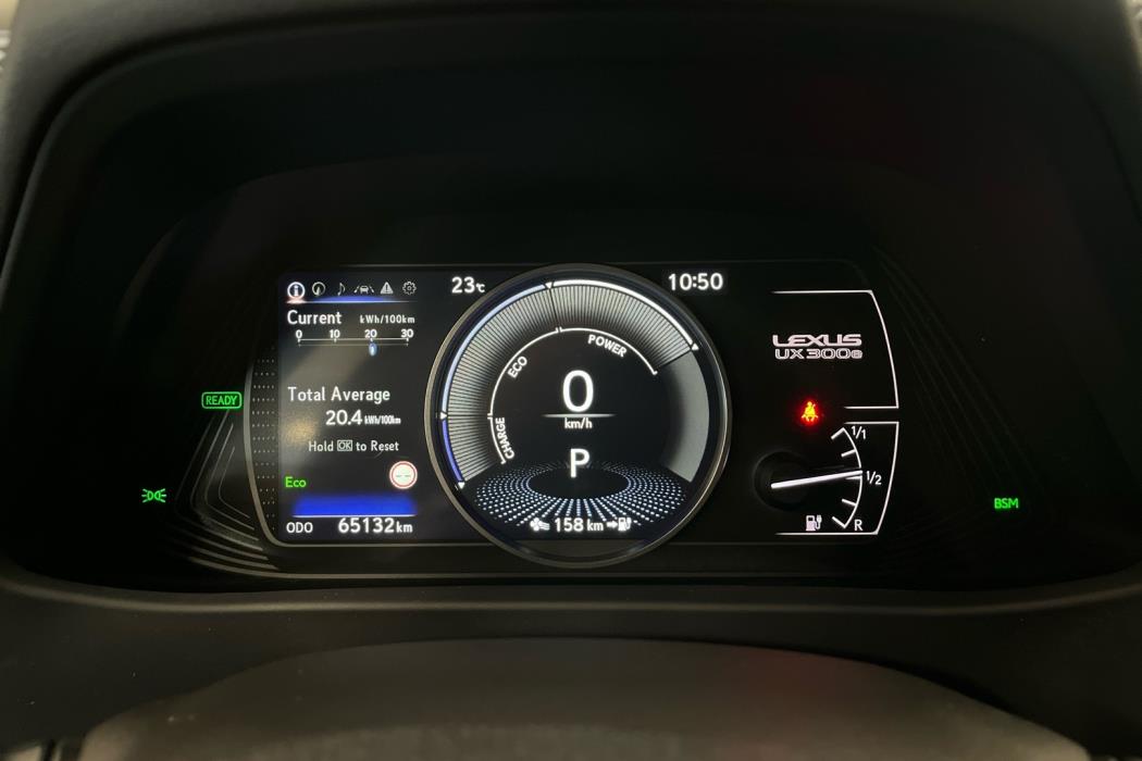 LEXUS UX 2022