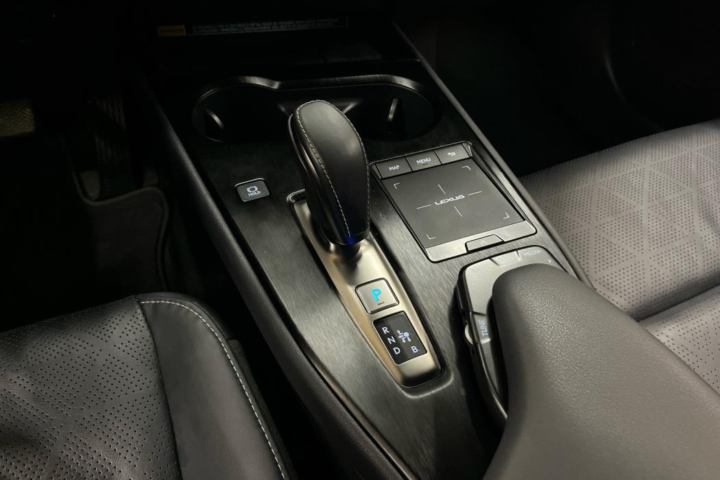LEXUS UX 2022