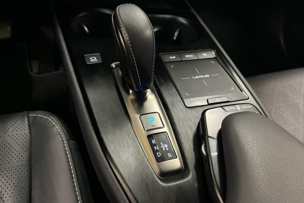 LEXUS UX 2022