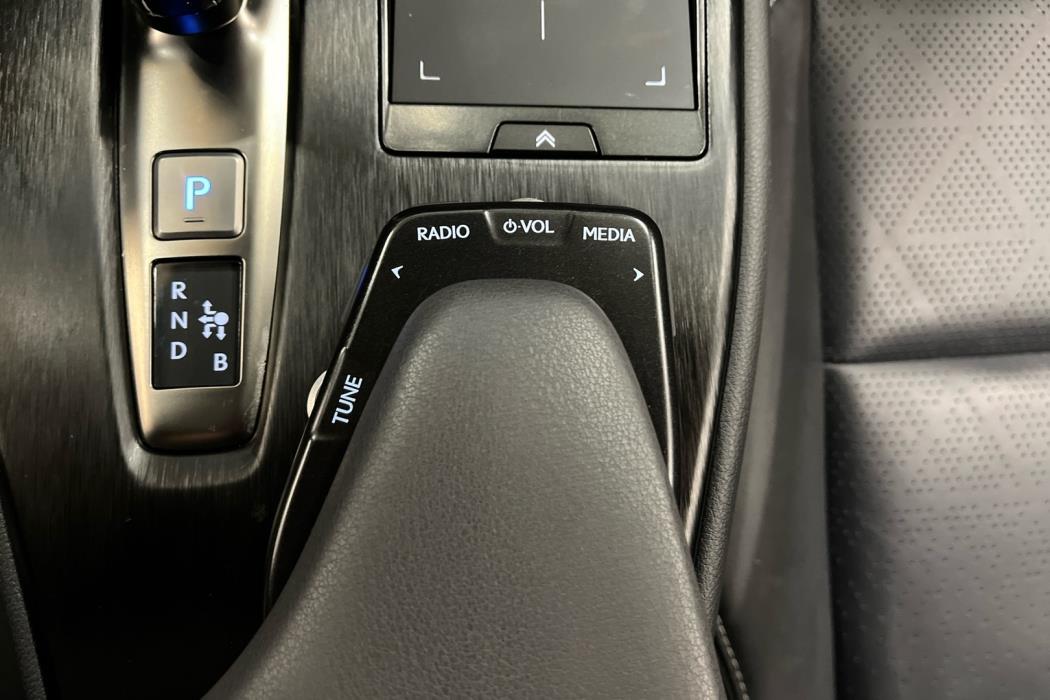 LEXUS UX 2022