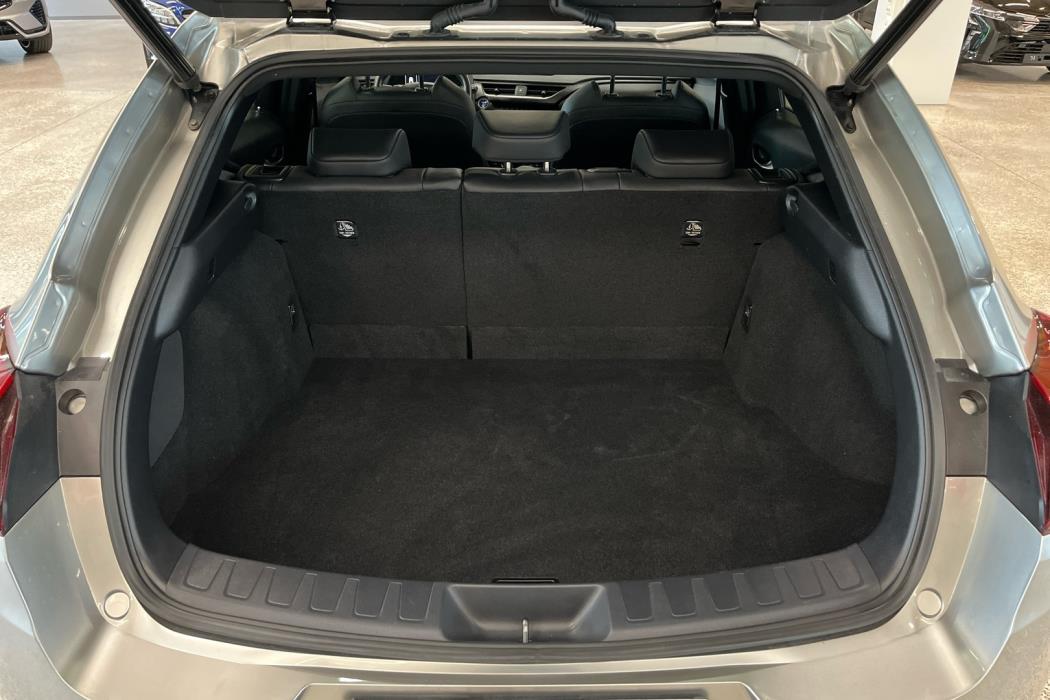 LEXUS UX 2022