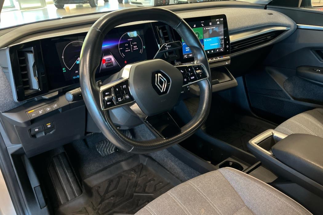 RENAULT Megane 2023
