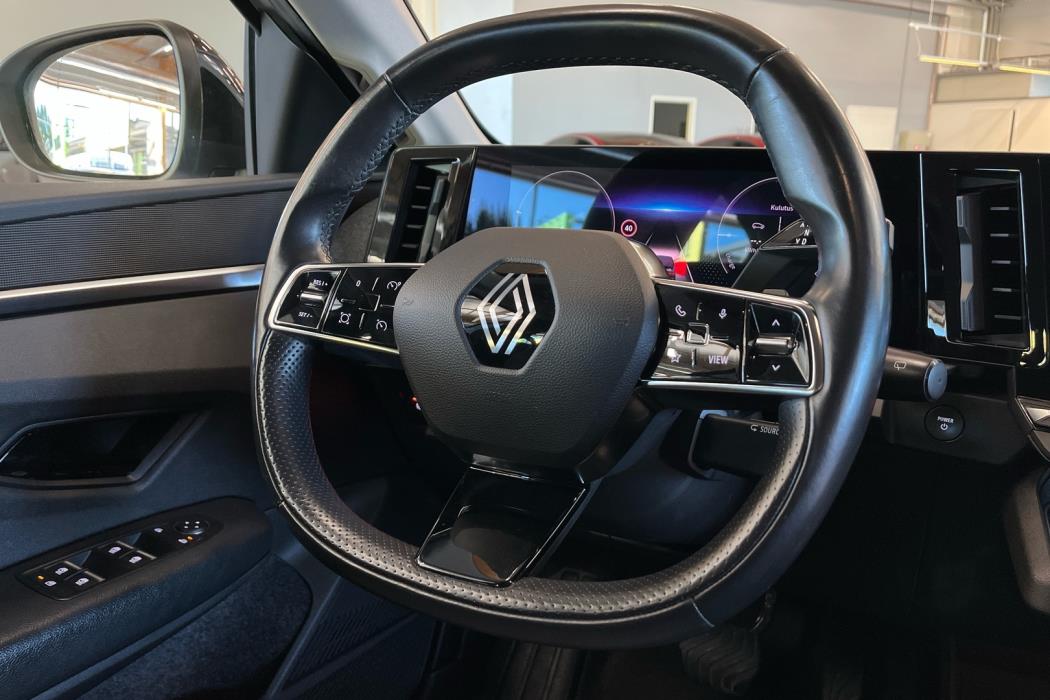 RENAULT Megane 2023