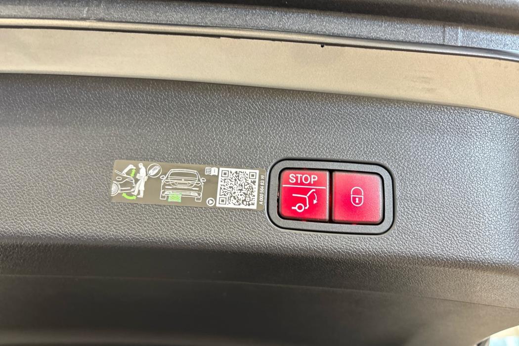 MERCEDES-BENZ GLC 2026