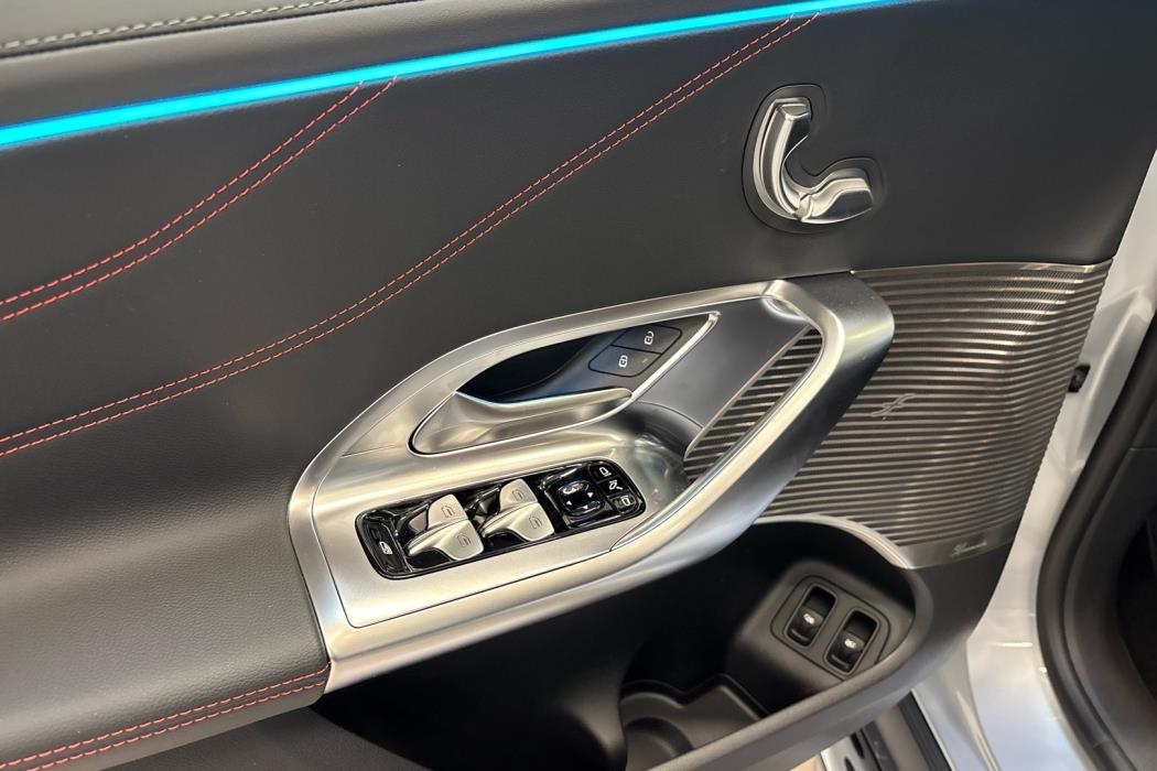 MERCEDES-BENZ GLC 2026