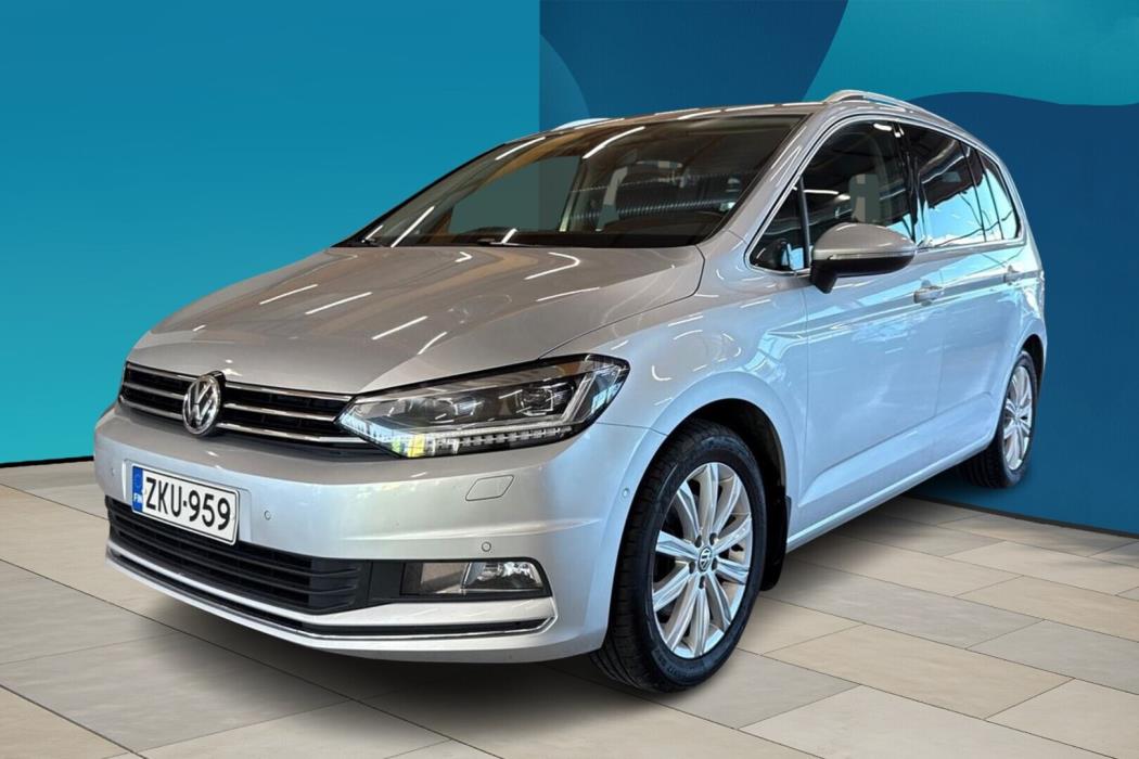VOLKSWAGEN Touran 2016