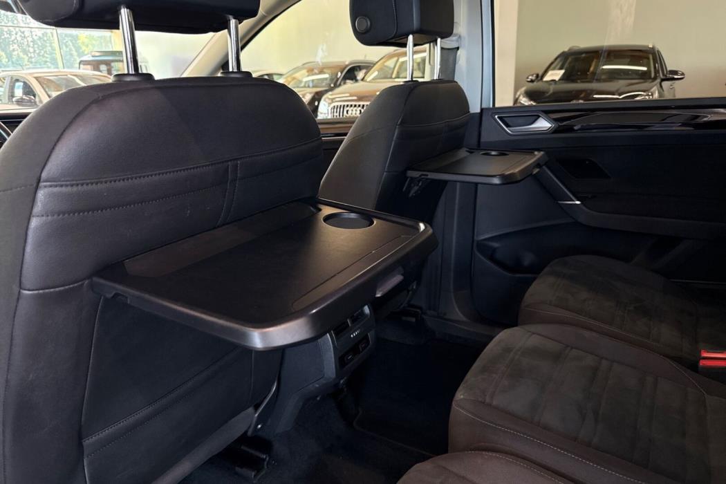 VOLKSWAGEN Touran 2016