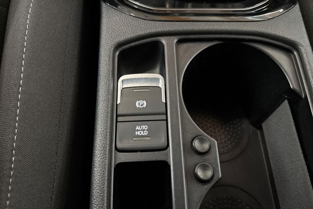 VOLKSWAGEN Touran 2016