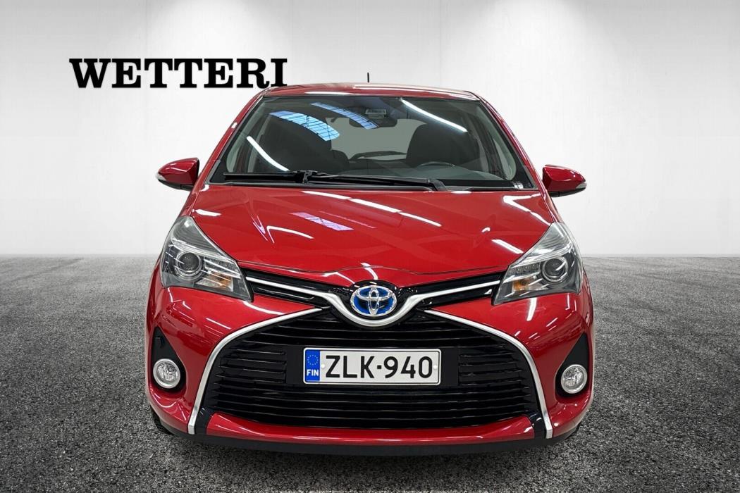 TOYOTA Yaris 2016