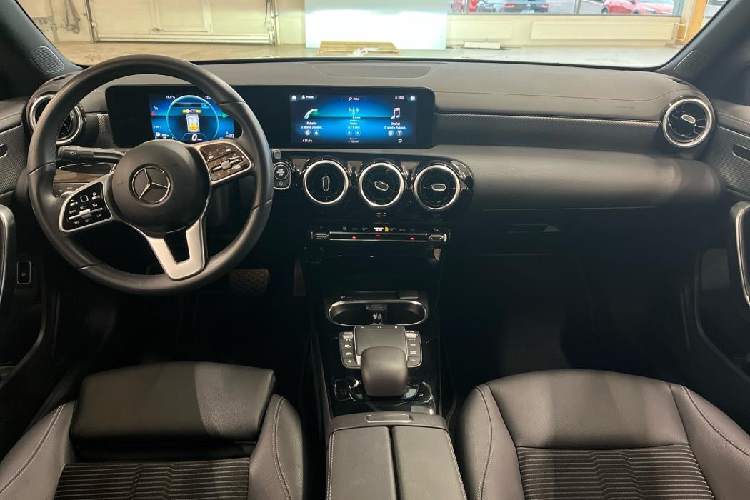 MERCEDES-BENZ CLA 2022