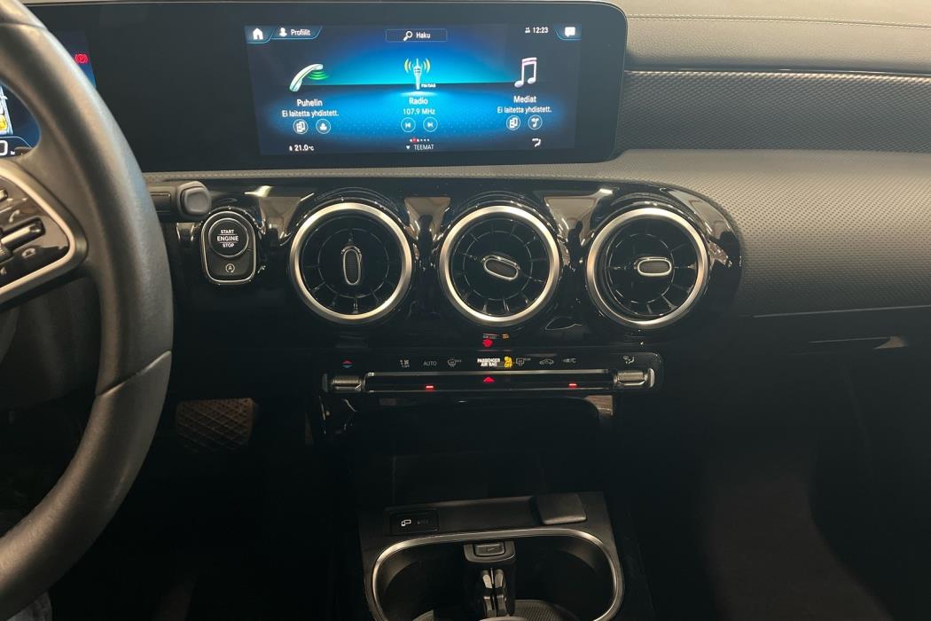 MERCEDES-BENZ CLA 2022