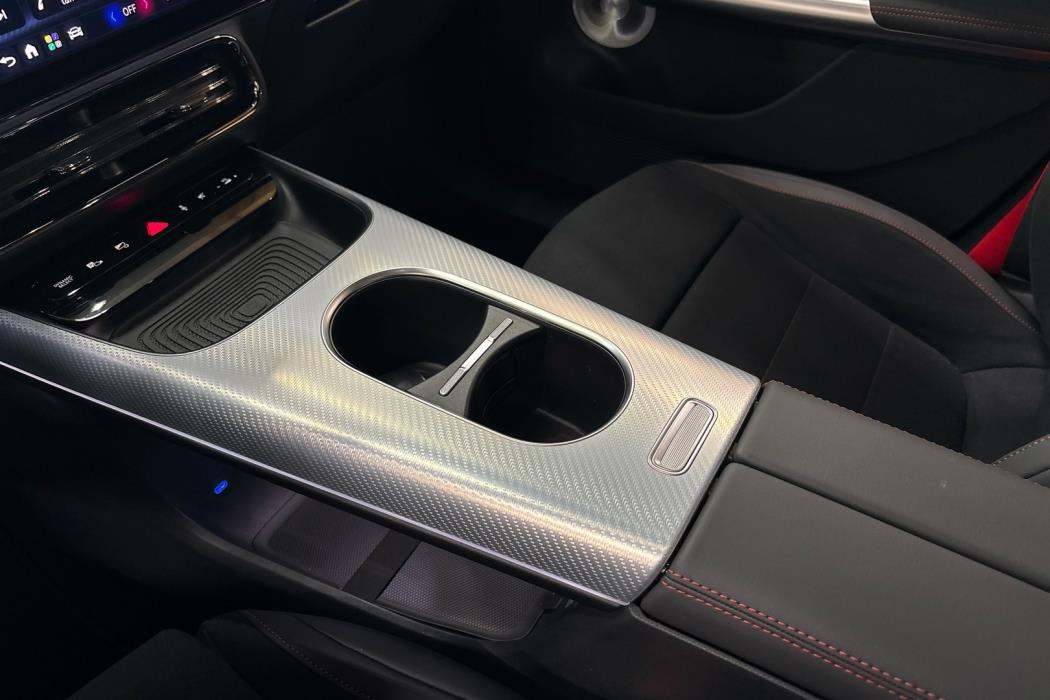 MERCEDES-BENZ GLB 2026
