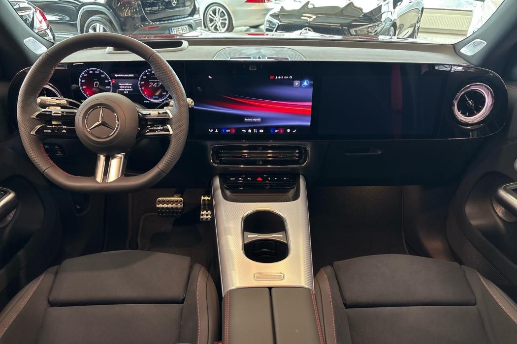 MERCEDES-BENZ GLB 2026