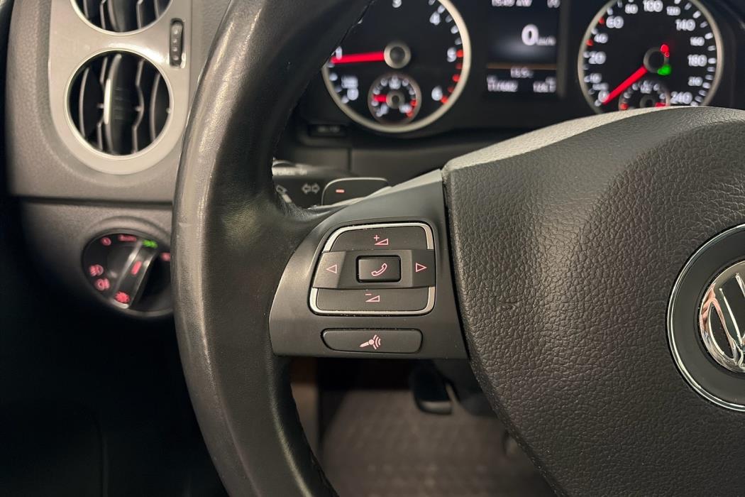 VOLKSWAGEN Tiguan 2015