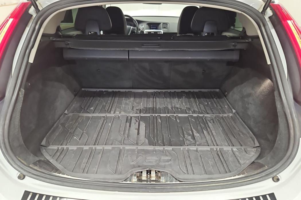 VOLVO V60 2016
