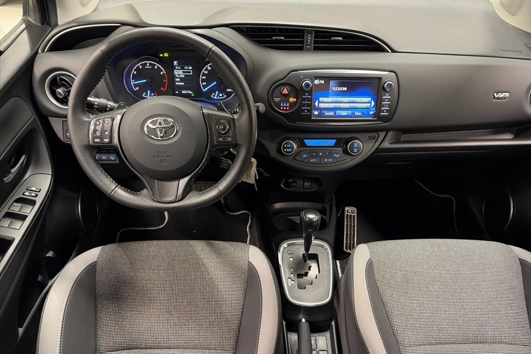 TOYOTA Yaris 2019
