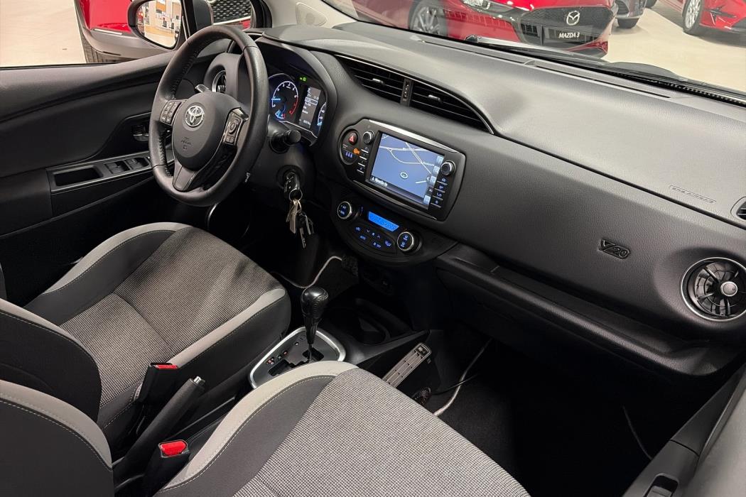 TOYOTA Yaris 2019